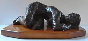 Liegender Mädchenakt, Bronze - Jan Komarek Liegender Mädchenakt, Bronze - Jan Komarek